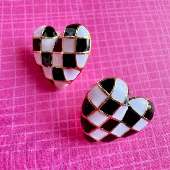 New Black & White Checkered Print Heart Retro 80s Style Stud Earrings - 0.75” - Picture 3 of 6